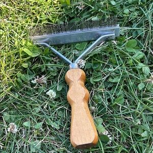 Wooden Handle Grooming Rake for Men